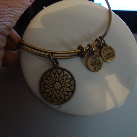 Alex and Ani Sun Bracelet - Picture 5 of 9